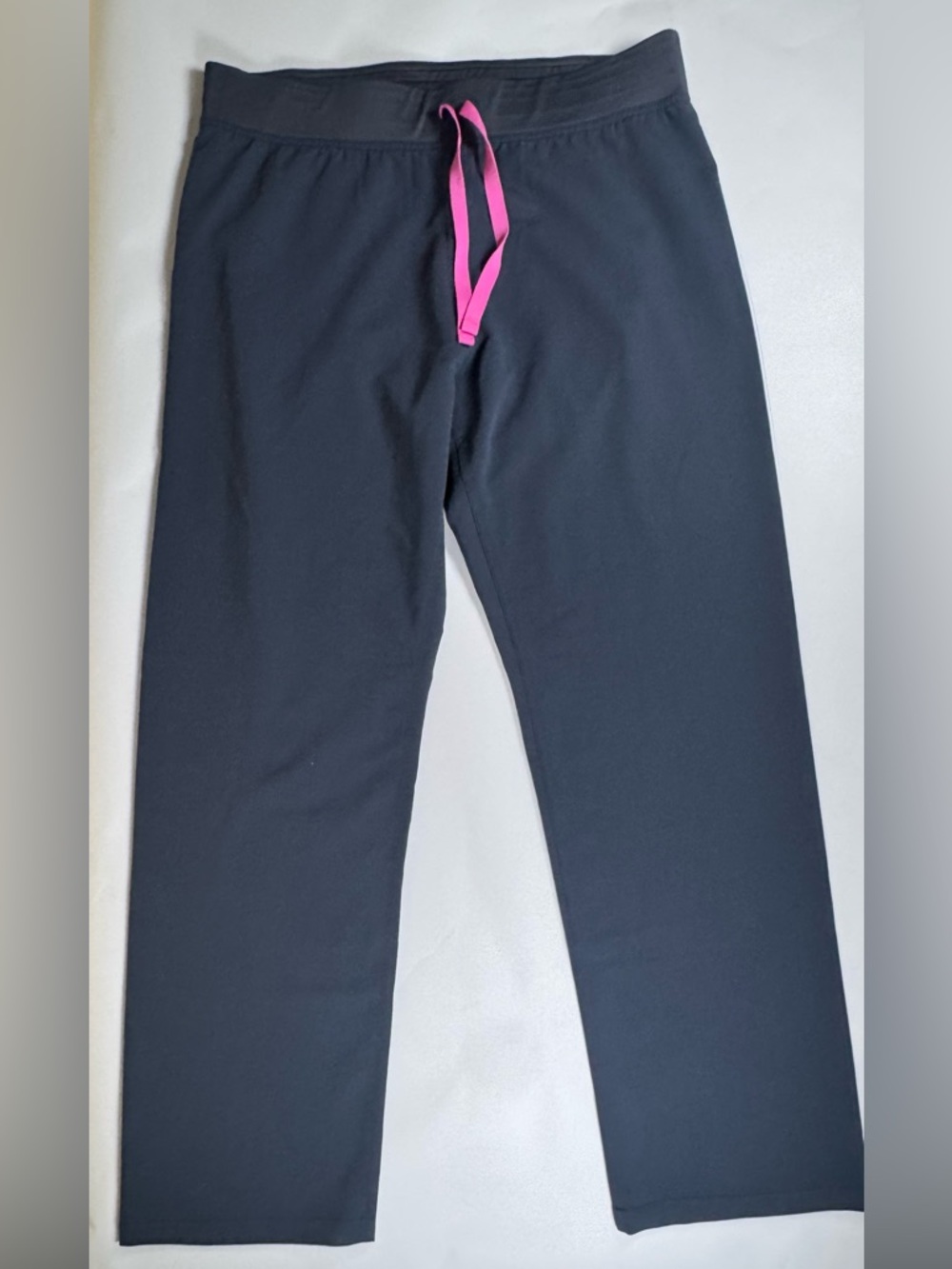 Figs Livingston Scrub Pant with Pink Drawstring - Size Large - Picture 2 of 8